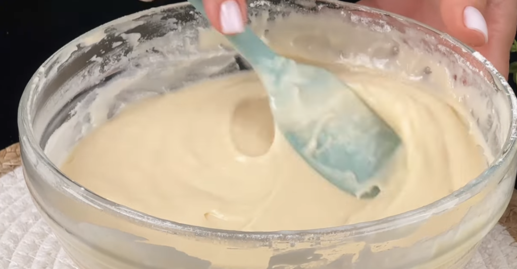 Šťavnatý borůvkový koláč s jogurtem a marmeládou – rychlý moučník