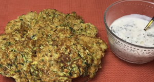 Cuketové placičky s ovesnými vločkami a jogurtovým dipem – zdravý a rychlý recept Zdravé cuketové placičky s ovesnými vločkami a jogurtovo-okurkovým dipem