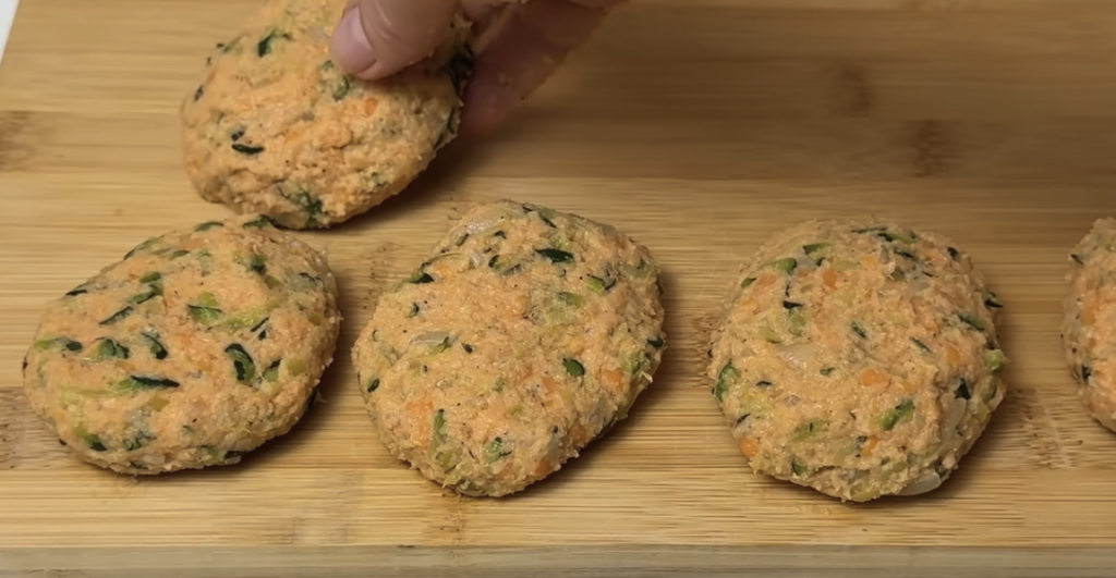 Křupavé čočkovo–cuketové karbanátky – ideální pochoutka plná bílkovin a zeleniny