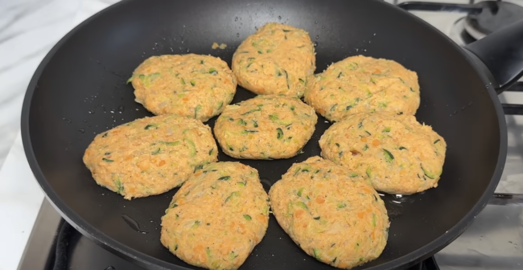 Křupavé čočkovo–cuketové karbanátky – ideální pochoutka plná bílkovin a zeleniny