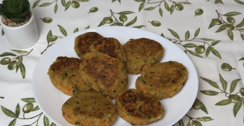 Křupavé čočkovo–cuketové karbanátky – ideální pochoutka plná bílkovin a zeleniny