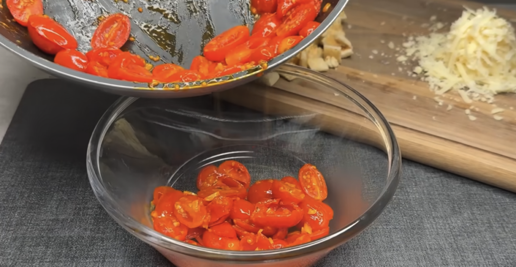 Vegetariánské mini pizzy z lilku s rajčaty, parmazánem a bazalkou – zdravá a chutná alternativa klasické pizzy