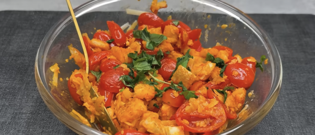 Vegetariánské mini pizzy z lilku s rajčaty, parmazánem a bazalkou – zdravá a chutná alternativa klasické pizzy