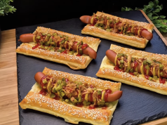Párky v listovém těstě se sýrem a hořčicí – jednoduchý recept na hot-dogy