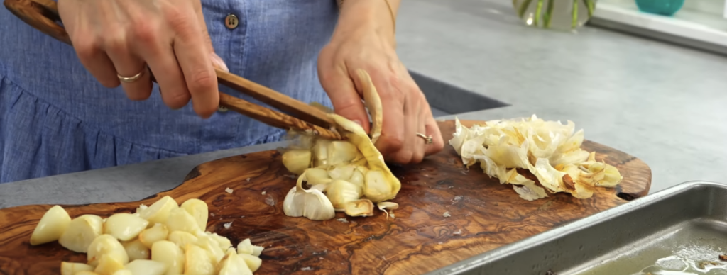 Francouzská krémová polévka Velouté z česneku – veganský krém plný jemné a lahodné chuti