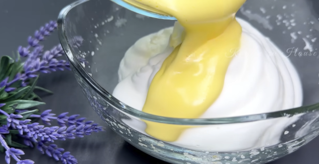 Fit kokosový koláč s ovocem bez mouky – ovocný dezert bez výčitek!