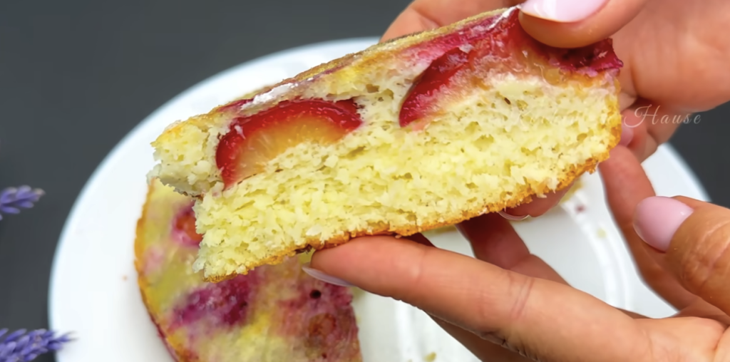 Fit kokosový koláč s ovocem bez mouky – ovocný dezert bez výčitek!