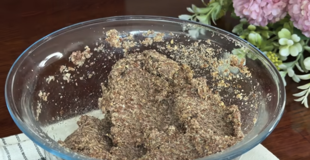 Domácí bezlepkový chléb z lněných semínek – vláčný, sytý a plný vlákniny