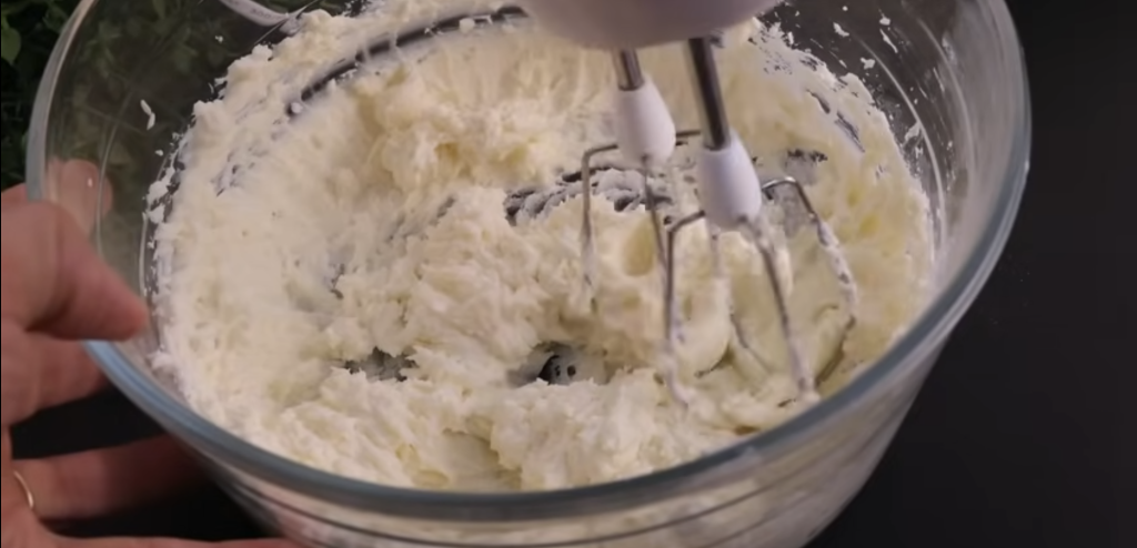 Luxusní kokosový dezert ve stylu Raffaello s piškoty a křupavými oříšky – bez pečení!