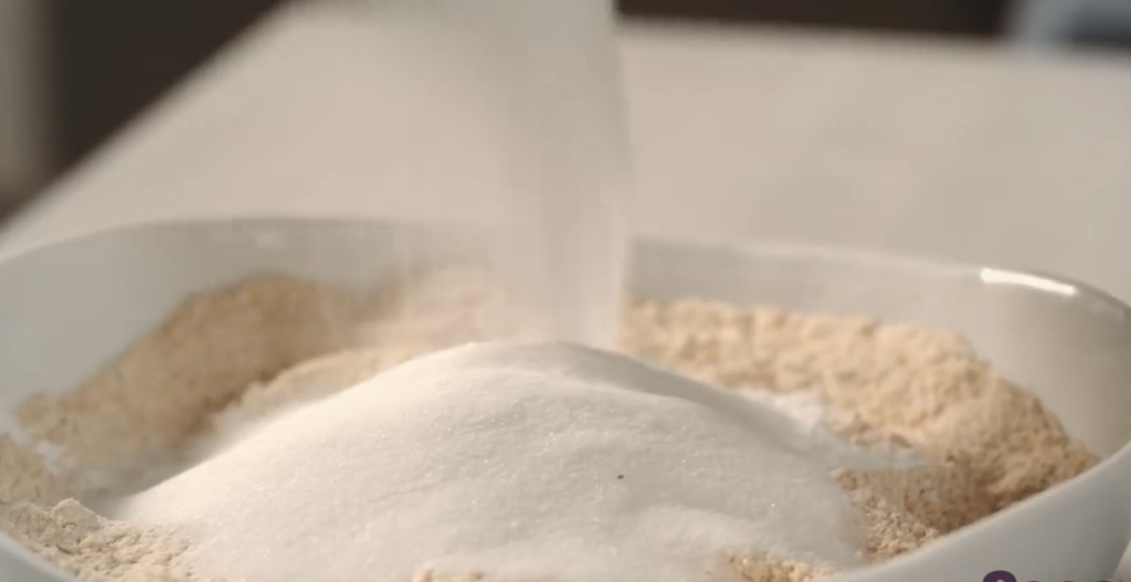 Jablečný koláč z pohankové a špaldové mouky – ideální k odpolední kávě, rodinnému posezení nebo jako lehký domácí dezert