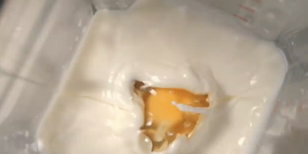 Jablečný koláč z pohankové a špaldové mouky – ideální k odpolední kávě, rodinnému posezení nebo jako lehký domácí dezert