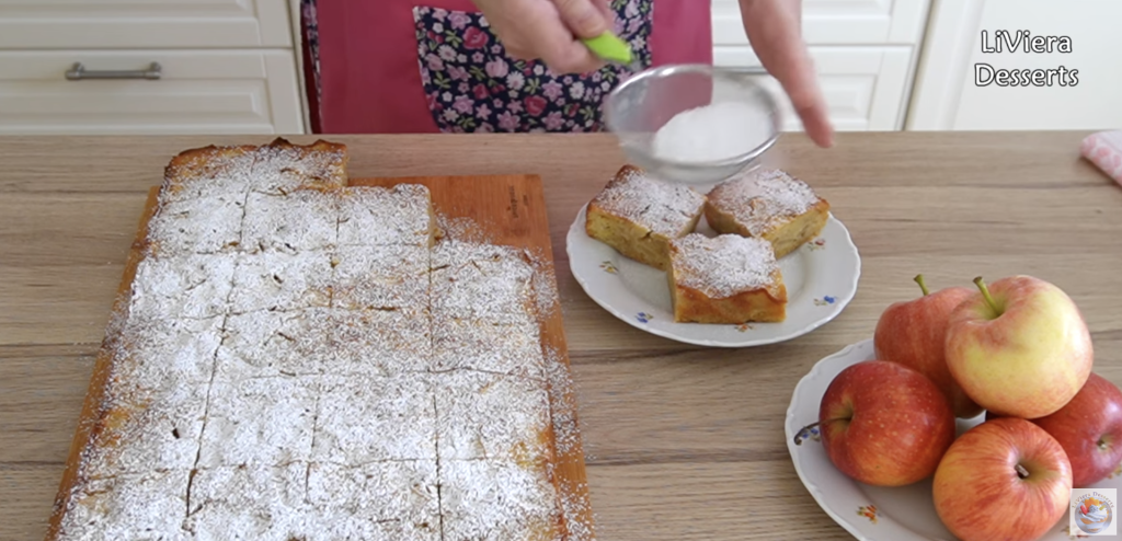 Vláčný jablečný koláč se skořicí a ořechy – snadný recept