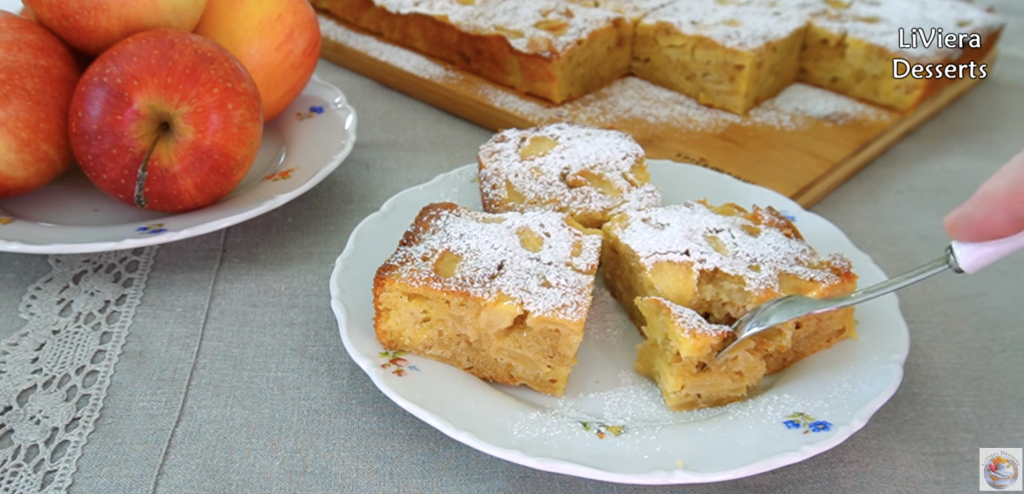 Vláčný jablečný koláč se skořicí a ořechy – snadný recept