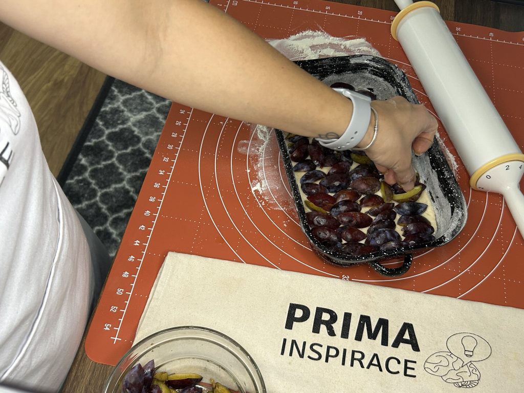 Švestkový koláč s drobenkou