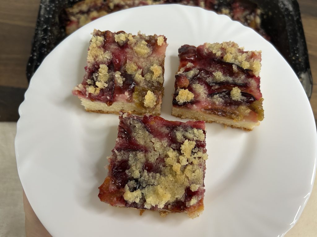 Švestkový koláč s drobenkou