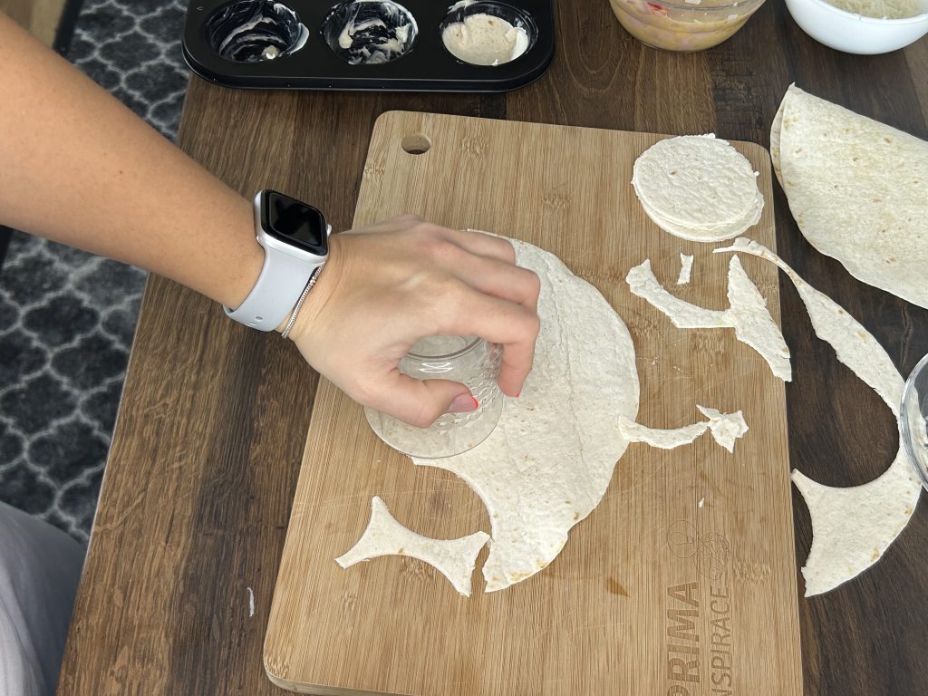 Tortilla muffiny s vajíčkem, šunkou a sýrem