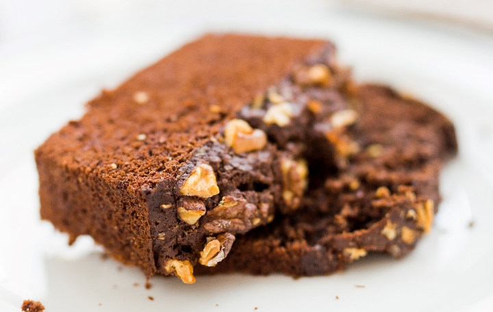 Zdravý čokoládový chlebíček s cuketou – vláčný, nadýchaný a bez výčitek