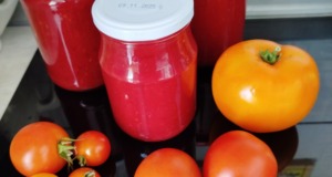 Domácí kečup jako od babičky: Lahodný recept z rajčat, cibule a koření
