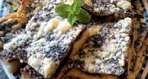 Kynutý koláč s tvarohem, povidly a mákem: Tradiční recept s drobenkou