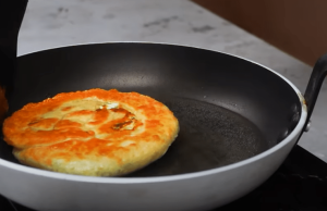 Vyzkoušejte tyto vynikající smažené placičky s koprem – Snadná a rychlá příprava!