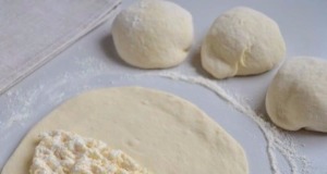 Fantastické česnekové placky plněné sýrem a tvarohem – Vyzkoušejte tuto dobrotu!