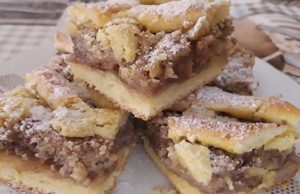 Dezert, který si zamiluje celá rodina: Mřížkovaný zákusek plný ořechů!