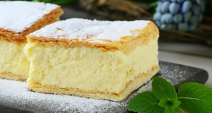 Francouzský vanilkový krémeš z listového těsta – rychlý a jemný dezert jako z cukrárny Francouzský vanilkový krémeš z listového těsta – rychlý a jemný dezert jako z cukrárny