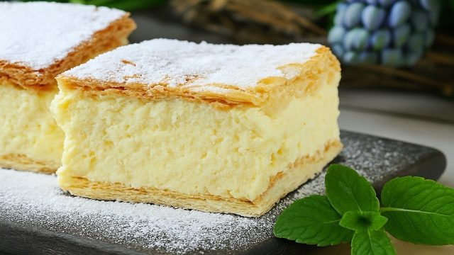 Francouzský vanilkový krémeš z listového těsta – rychlý a jemný dezert jako z cukrárny