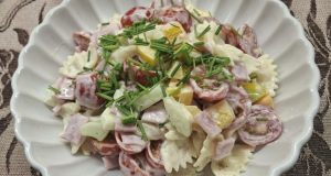 Těstovinový salát: Rychlý a chutný recept na salát hotový za 15 minut, ideální lehký oběd Těstovinový salát s řeckým jogurtem