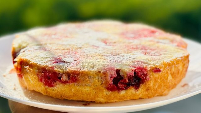 Fit kokosový koláč s ovocem bez mouky – ovocný dezert bez výčitek!