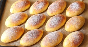 Domácí tvarohové bochánky s marmeládou – jemné, voňavé a bez kynutí Nadýchané tvarohové bochánky s marmeládou - jemné, voňavé a bez kynutí