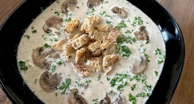 žampionová polévka