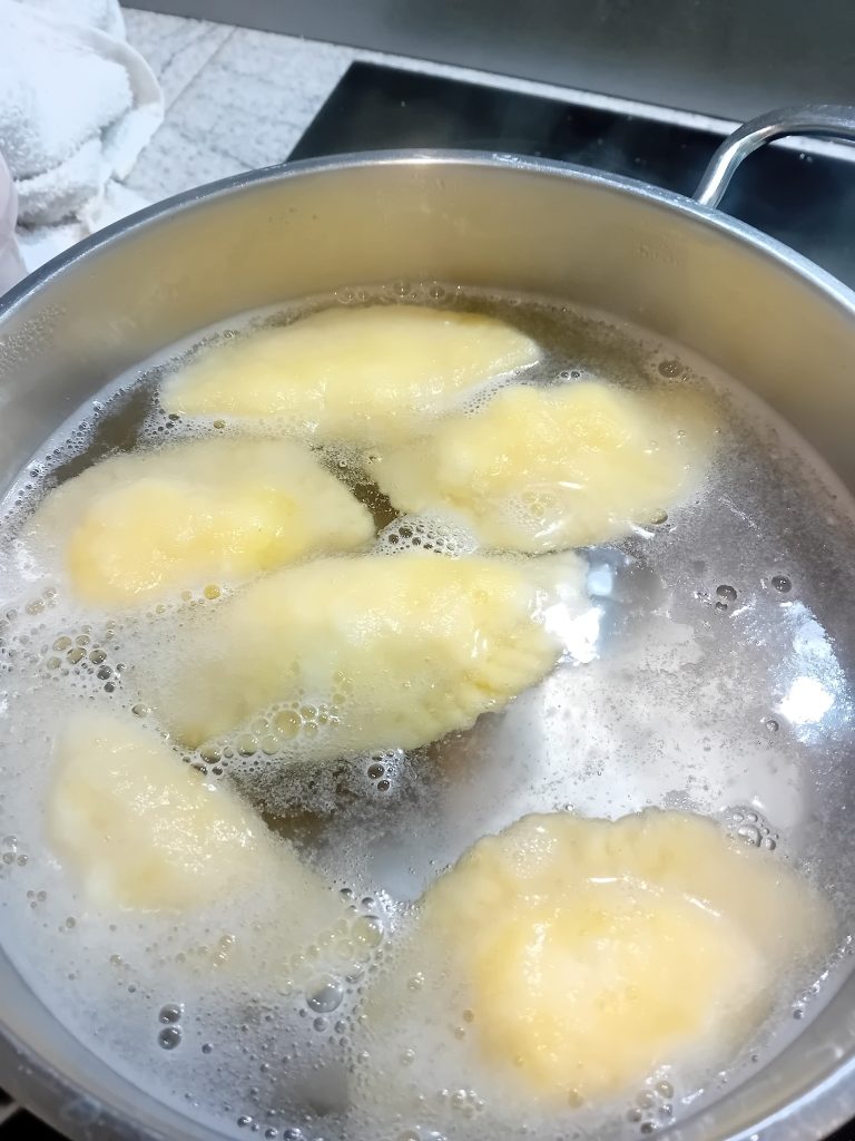 Domácí brynzové pirohy