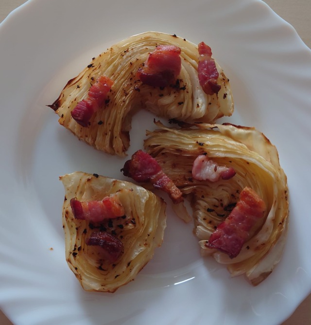 Rychlá pečená kapusta se slaninou – recept pro lenochy Rychlá pečená kapusta se slaninou – recept pro lenochy