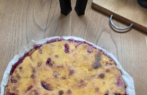 Linecký švestkový koláč s vanilkovým krémem