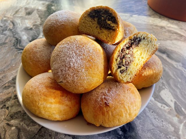 Tradiční staročeské řepánky s mákem - starý recept na voňavé sladké pečivo Tradiční staročeské řepánky s mákem - starý recept na voňavé sladké pečivo