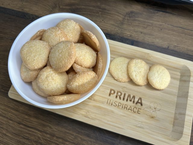 Domácí dětské piškoty00006