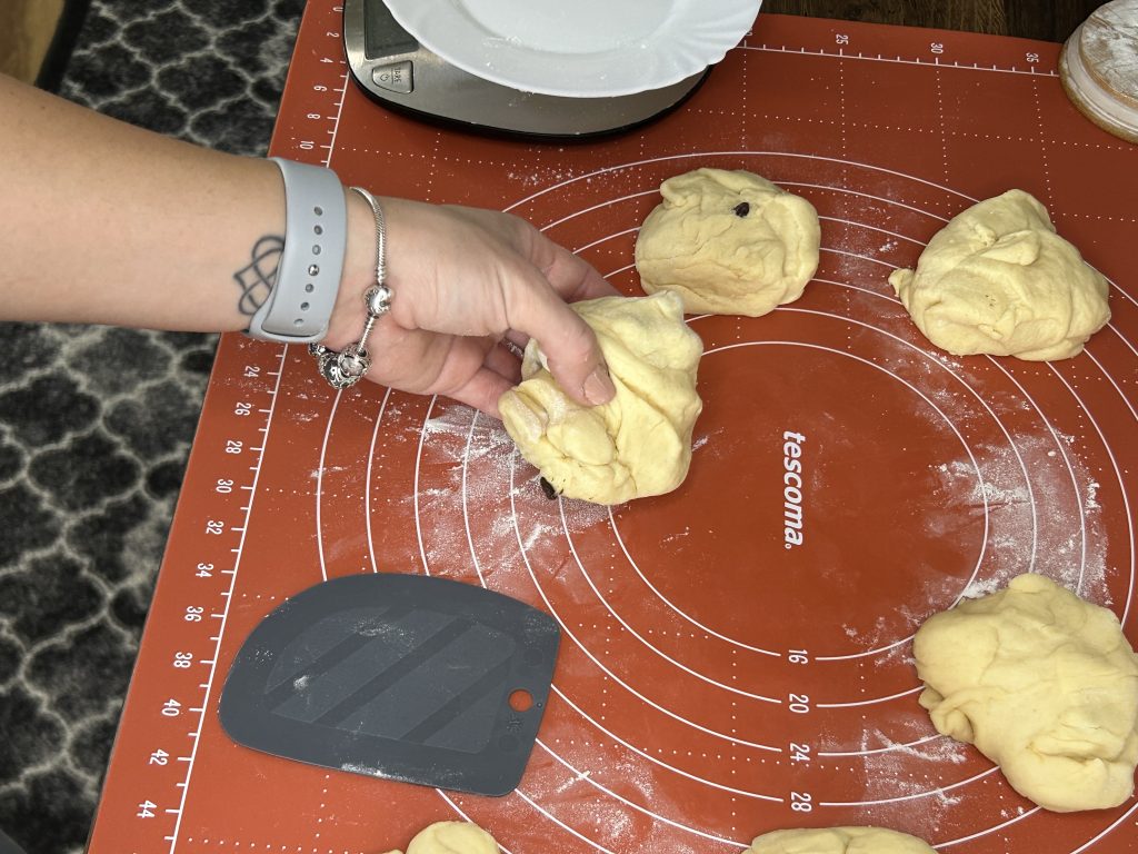 Domácí vánočka ze šesti pramenů