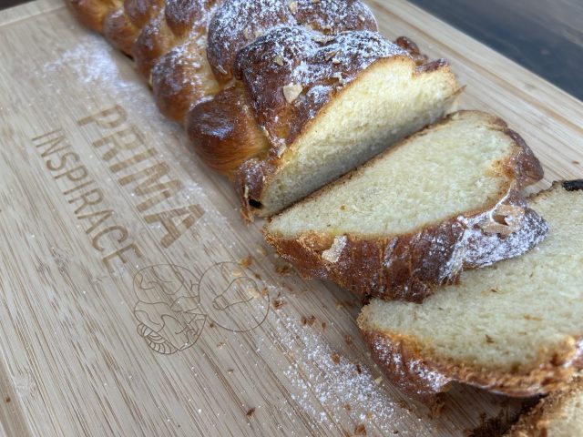 Domácí vánočka ze šesti pramenů