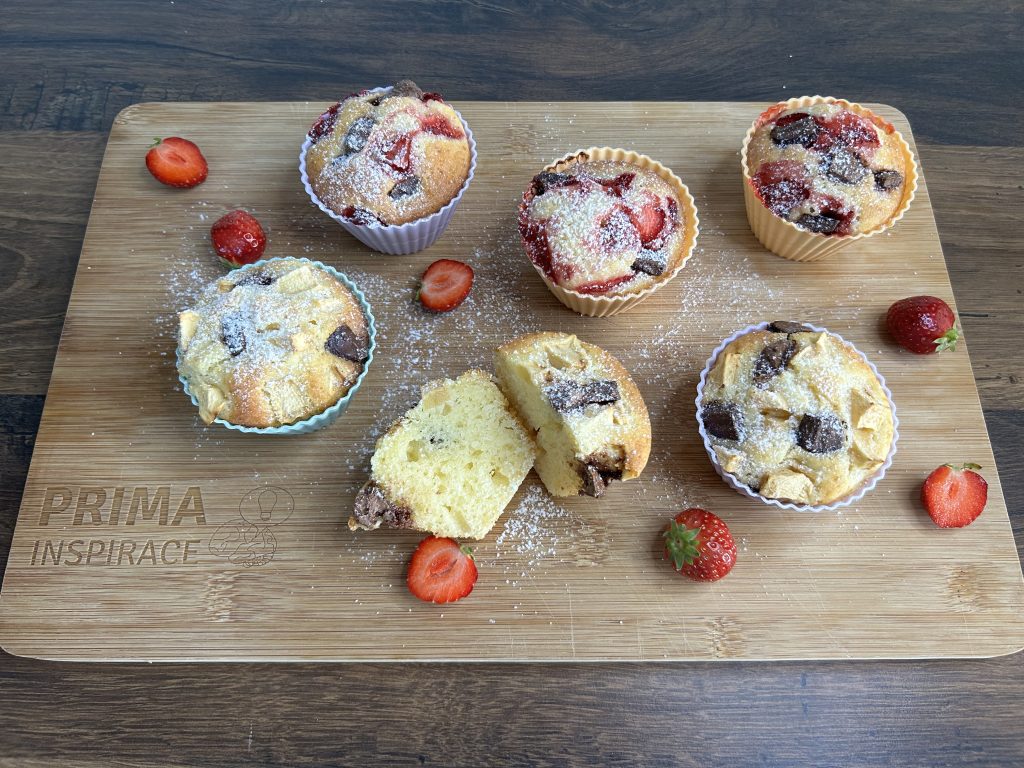 Jogurtové muffiny s ovocem a čokoládou