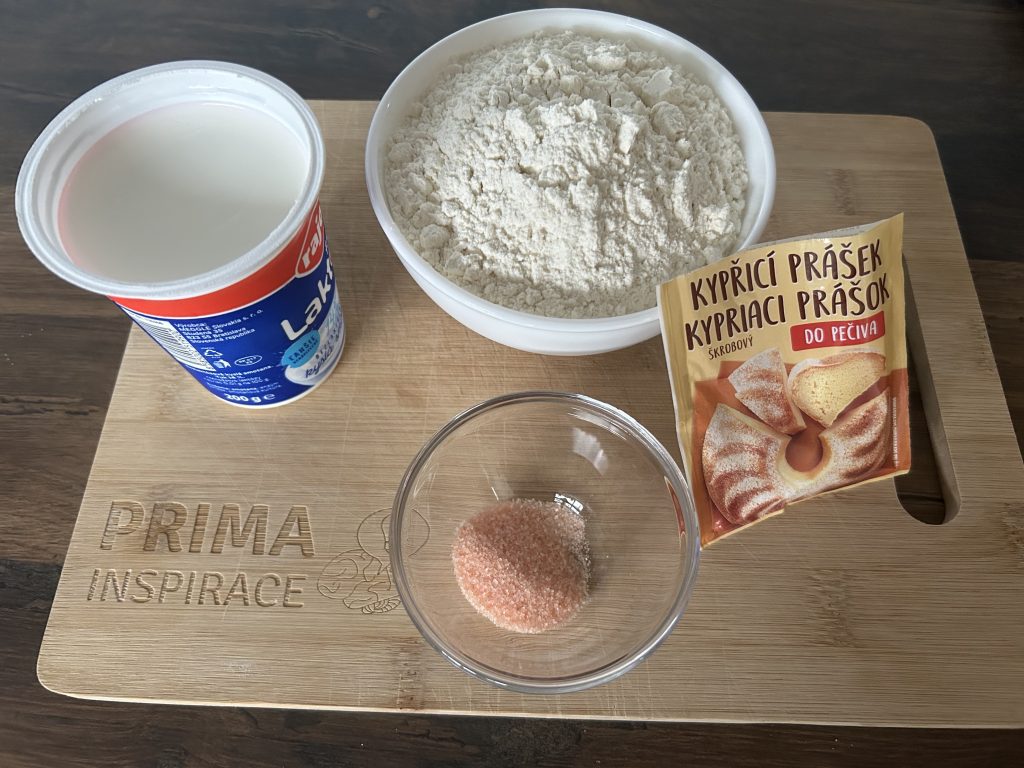 Jogurtovo-mrkvové šneky s krémovým sýrem