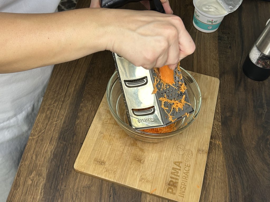 Jogurtovo-mrkvové šneky s krémovým sýrem