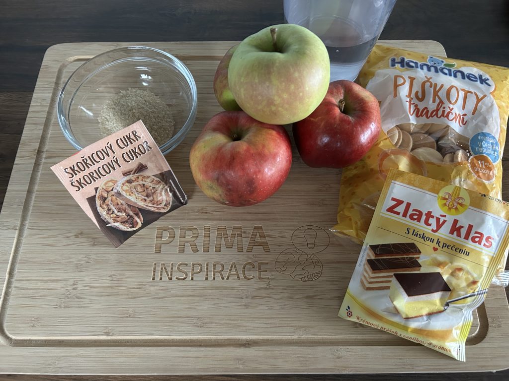 Máte hodně jablek a málo času? Připravte si nepečený jablečný dort!