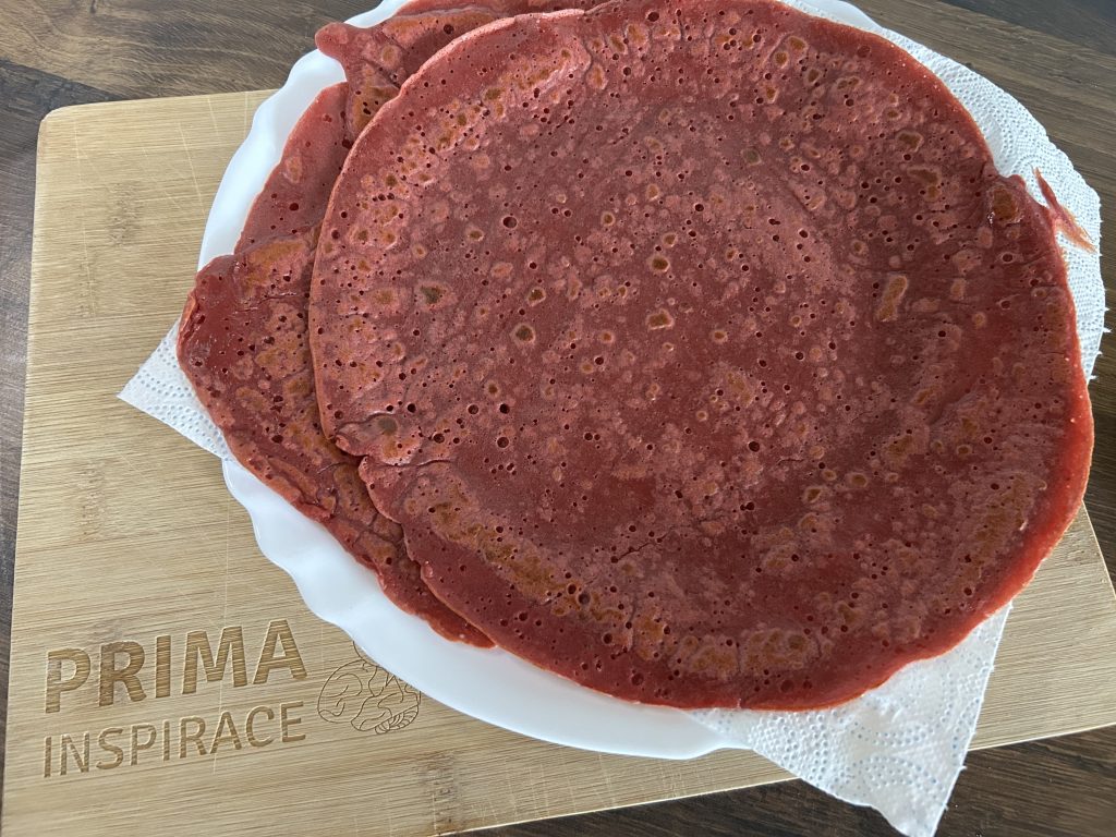 Barevné palačinky z červené řepy s Ricottou a špenátem