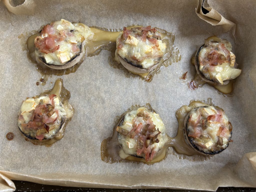 Plněné žampiony se šunkou a sýrem