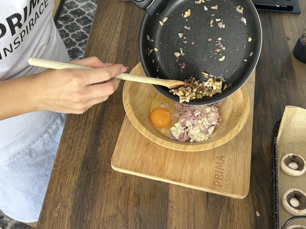 Plněné žampiony se šunkou a sýrem