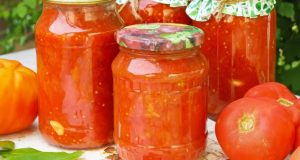 Rajčata ve vlastní šťávě – zimní klasika, od které si opravdu olízneš prsty Rajčata ve vlastní šťávě na zimu.
