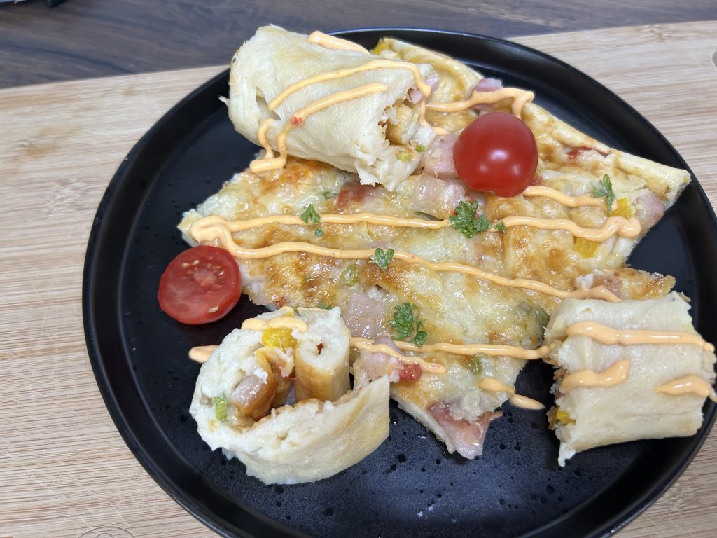 Slaná palačinka se zeleninou, slaninou a sýrem - rychlá a neodolatelná večeře z trouby