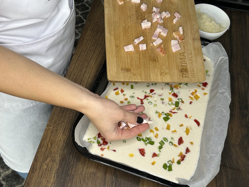 Slaná palačinka se zeleninou, slaninou a sýrem - rychlá a neodolatelná večeře z trouby