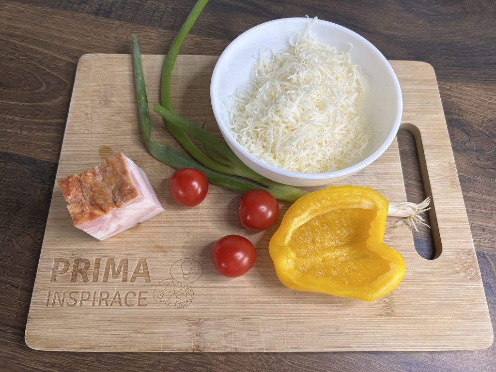 Slaná palačinka se zeleninou, slaninou a sýrem - rychlá a neodolatelná večeře z trouby